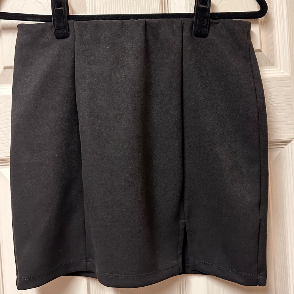 Originality black faux suede skirt